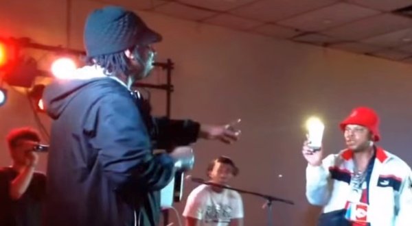 Video: KRS-One disst LL Cool J im Freestyle-Battle gegen einen Fan (2015)