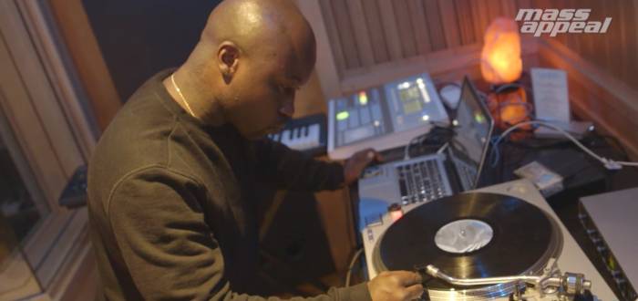 Havoc (Mobb Deep) baut einen Beat aus drei zufällig gewählten Platten (Video)