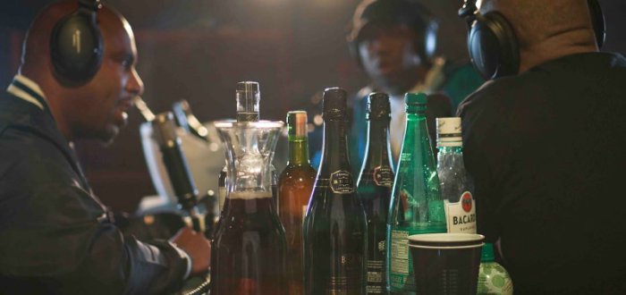 Drink Champs – Hip-Hop-Talkshow mit jeder Menge Alkohol, gehostet von Noreaga & DJ EFN (Video-Podcast)