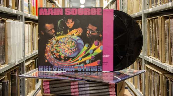 Neu auf Vinyl: „Breaking Atoms“ von Main Source und „A Constipated Monkey“ von Kurious (90’s Tapes)