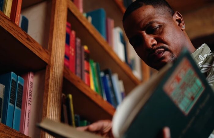 Neues Video: AZ veröffentlicht „The GOAT“ (produziert von Buckwild)